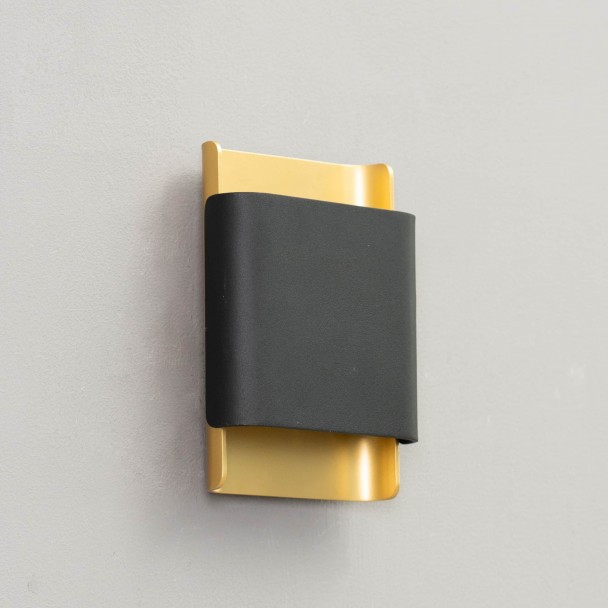 Design ultra interni si lampada a muro - Manduria