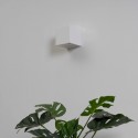 cubo bianco si lampada a muro - Nevada