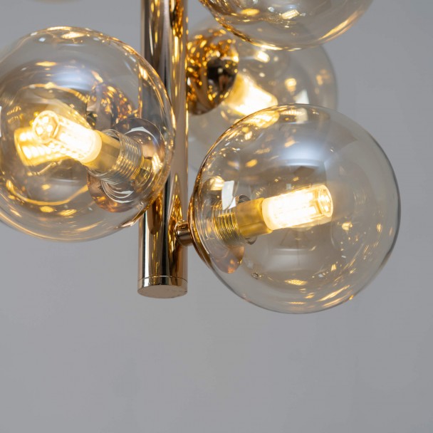 Sospensione in oro molto decorativa