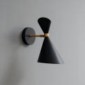 Lampada da parete leggera e decorativa