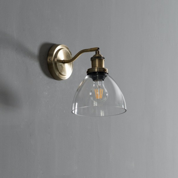 Lampada da parete in metallo e vetro