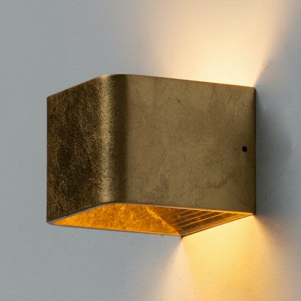 Lampada da parete quadrata con angoli arrotondati