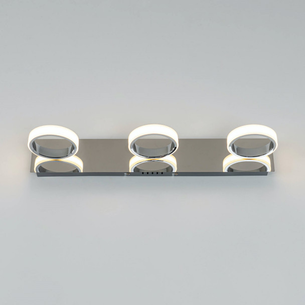 Lampada da parete con tre anelli LED