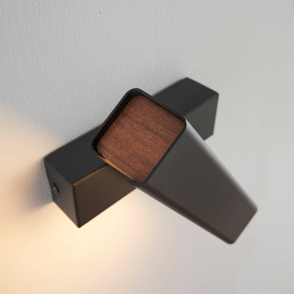 Applique con luce direzionale - Salvi