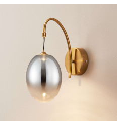 Applique dorata LED ad arco con globo ovale sospeso - Nuvéo 2