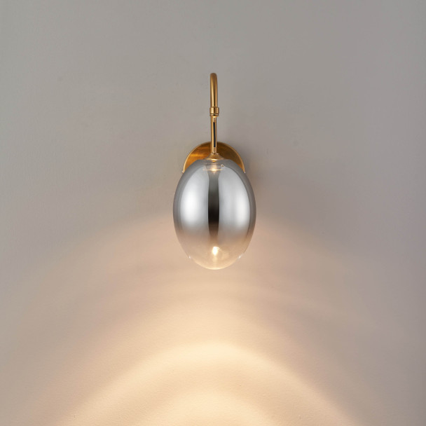 Applique dorata LED ad arco con globo ovale...