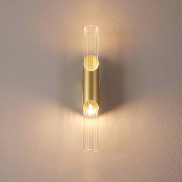 Applique lunga contemporanea in oro chiaro con...