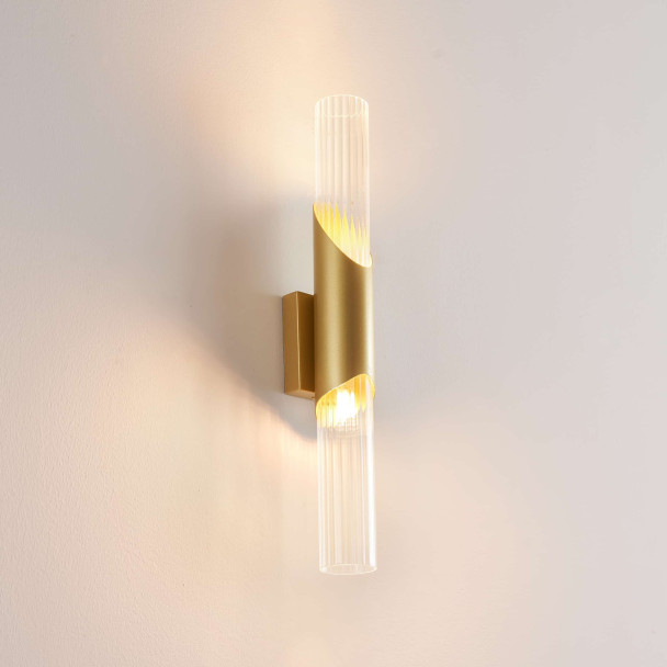 Applique lunga contemporanea in oro chiaro con...