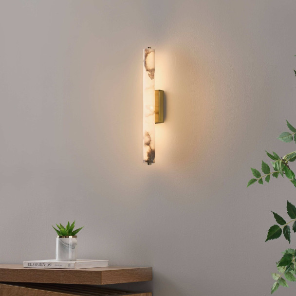 Applique lunga dorata LED in alabastro naturale...